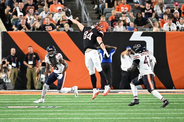 August 22, 2026: Cincinnati Bengals tight end Jack Endries (84) misses the pass against the Chicago Bears in their game in Cincinnati, Ohio. Cal Media Cincinnati USA - ZUMAc04_ 20260822_zma_c04_383 Copyright: xBrentxClarkx