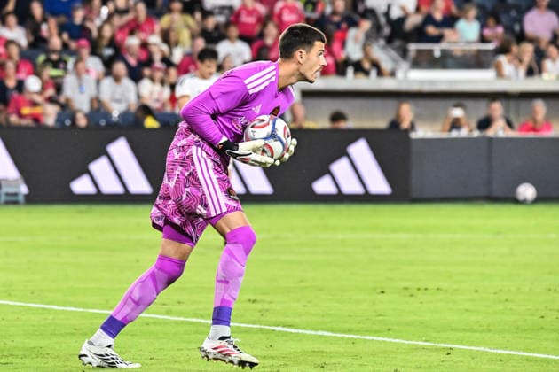 ST. LOUIS, MO - AUGUST 22: dgoalkeeper Jonathan Bond (31) of the Houston Dynamo FC grabs the bouncing ball uring the MLS, Fussball Herren, USA regular season match where St. Louis CITY SC hosted the Houston Dynamo FC on Saturday August 22nd, 2026, at Energizer Park in St. Louis City, MO. (Photo by Rick Ulreich Icon Sportswire) SOCCER: AUG 22 MLS St. Louis CITY SC vs Houston Dynamo FC EDITORIAL USE ONLY Icon26082234