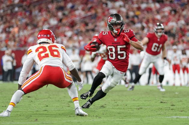 Aug 22, 2026; Tampa, Florida, USA; Tampa Bay Buccaneers wide receiver Garrett Greene (85) runs after catching a pass during an NFL, American Football Herren, USA game between the Kansas City Chiefs and Tampa Bay Buccaneers at Raymond James Stadium in Tampa, Florida. Mandatory Credit: Taylor McFee-Cal Media Tampa USA - ZUMAc04_ 20260822_zma_c04_419 Copyright: xTaylorxMcfeex
