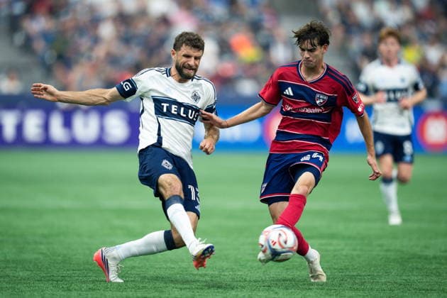 August 22, 2026, Vancouver, Bc, CANADA: Vancouver Whitecaps Thomas Muller, left, and FC Dallas Joshua Torquato vie for the ball during the first half of an MLS, Fussball Herren, USA soccer match in Vancouver, on Saturday, August 22, 2026. Canada News - August 22, 2026  - ZUMAc35_ 20260822_zaf_c35_209 Copyright: xEthanxCairnsx