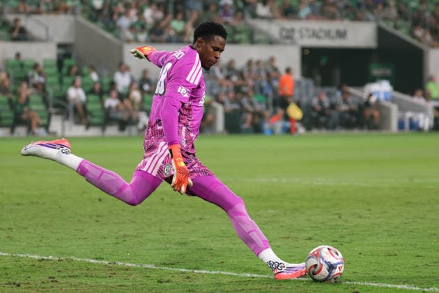AUSTIN, TX - AUGUST 22: Goalkeeper Andre Blake 18 of the Philadelphia Union takes a goal kick during the MLS, Fussball Herren, USA match between Austin FC and Philadelphia Union on August 22, 2026, at Q2 Stadium in Austin, TX. (Photo by David Buono Icon Sportswire) SOCCER: AUG 22 MLS Austin FC vs Philadelphia Union EDITORIAL USE ONLY Icon260822017