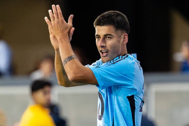 SAN JOSE, CA - AUGUST 22: Joaquin Pereyra 26 of Minnesota United FC celebrates a goal in the first half of a MLS, Fussball Herren, USA match against the San Jose Earthquakes on August 22, 2026 at PayPal Park in San Jose, CA. (Photo by Matthew Huang Icon Sportswire) SOCCER: AUG 22 MLS San Jose Earthquakes vs Minnesota United FC EDITORIAL USE ONLY Icon260822138
