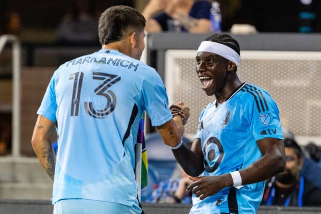 SAN JOSE, CA - AUGUST 22: Kelvin Yeboah 9 of Minnesota United FC celebrates his second goal with Anthony Markanich 13 in the first half of a MLS, Fussball Herren, USA match against the San Jose Earthquakes on August 22, 2026 at PayPal Park in San Jose, CA. (Photo by Matthew Huang Icon Sportswire) SOCCER: AUG 22 MLS San Jose Earthquakes vs Minnesota United FC EDITORIAL USE ONLY Icon260822147