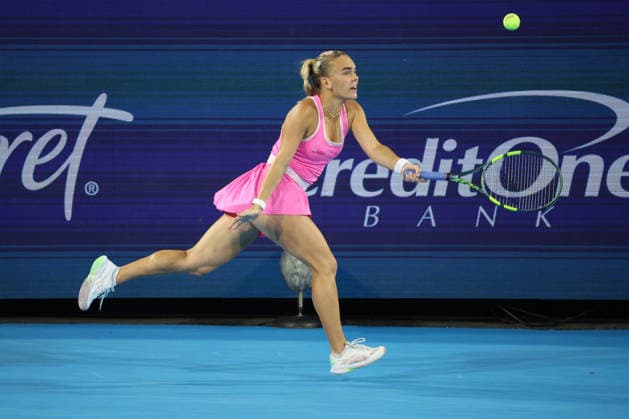 August 22, 2026, Mason, Oh, USA: Cincinnati Open Tennis 2026 - Sara Bejlek plays a ball against Coco Gauff in the Cincinnati Open Tennis Tournament held in Mason OH. 2026 08 22. ZUMAPress Mason USA - ZUMAn24_ 20260822_zaf_n24_426 Copyright: xWallyxNellx