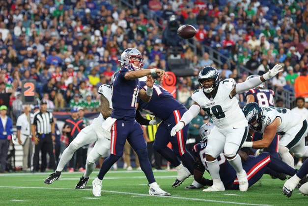 NFL, American Football Herren, USA 2026: Eagles Vs Patriots AUG 22 Aug 22, 2026; Foxborough, Massachusetts, USA; New England Patriots quarterback Tommy DeVito (16) throws a pass during the NFL preseason game between Philadelphia Eagles and New England Patriots at Gillette Stadium. Mandatory Credit: M. Anthony Nesmith-Cal Media (Credit Image: Mingo Nesmith Cal Sport Media) Foxborough Massachusetts USA EDITORIAL USE ONLY Copyright: xx ZUMA-20260822_zma_c04_457.jpg MingoxNesmithx csmphotothree514168