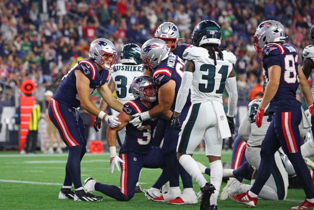 NFL, American Football Herren, USA 2026: Eagles Vs Patriots AUG 22 Aug 22, 2026; Foxborough, Massachusetts, USA; New England Patriots running back Lan Larison (34) scores a touchdown during the NFL preseason game between Philadelphia Eagles and New England Patriots at Gillette Stadium. Mandatory Credit: M. Anthony Nesmith-Cal Media (Credit Image: Mingo Nesmith Cal Sport Media) Foxborough Massachusetts USA EDITORIAL USE ONLY Copyright: xx ZUMA-20260822_zma_c04_487.jpg MingoxNesmithx csmphotothree514174