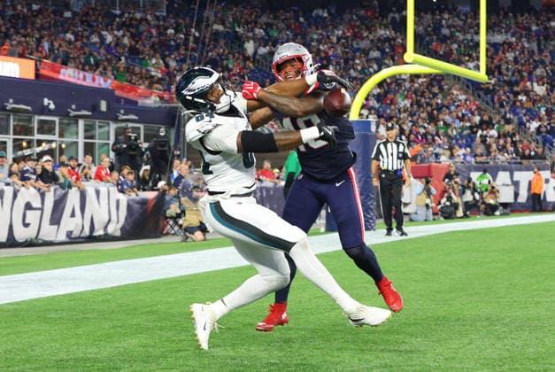 Aug 22, 2026; Foxborough, Massachusetts, USA; New England Patriots linebacker Namdi Obiazor (480) breaks up a touchdown pass to Philadelphia Eagles tight end E.J. Jenkins (84) during the NFL, American Football Herren, USA preseason game between Philadelphia Eagles and New England Patriots at Gillette Stadium. Mandatory Credit: M. Anthony Nesmith-Cal Media Foxborough USA - ZUMAc04_ 20260822_zma_c04_455 Copyright: xMingoxNesmithx