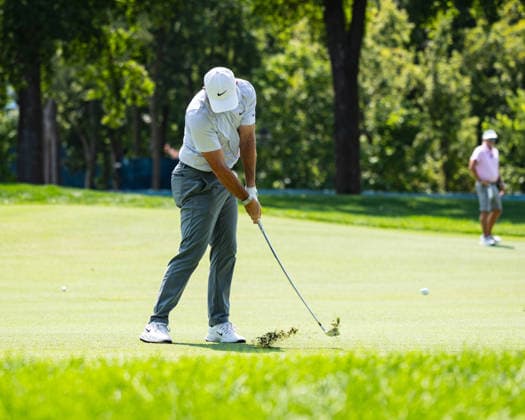 August 22, 2026, St. Louis, Missouri, USA: RORY MCILROY hits an approach shot on the tenth hole during Round 3 of the BMW Championship at Bellerive Country Club. St. Louis USA - ZUMAw173 20260822_zsp_w173_119 Copyright: xLukexWelshx