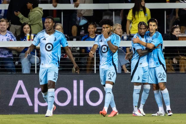 SAN JOSE, CA - AUGUST 22: Joaquin Pereyra 26 of Minnesota United FC celebrates after assisting a goal from a corner kick with Kyle Duncan 3 in the second half of a MLS, Fussball Herren, USA match against the San Jose Earthquakes on August 22, 2026 at PayPal Park in San Jose, CA. (Photo by Matthew Huang Icon Sportswire) SOCCER: AUG 22 MLS San Jose Earthquakes vs Minnesota United FC EDITORIAL USE ONLY Icon260822026