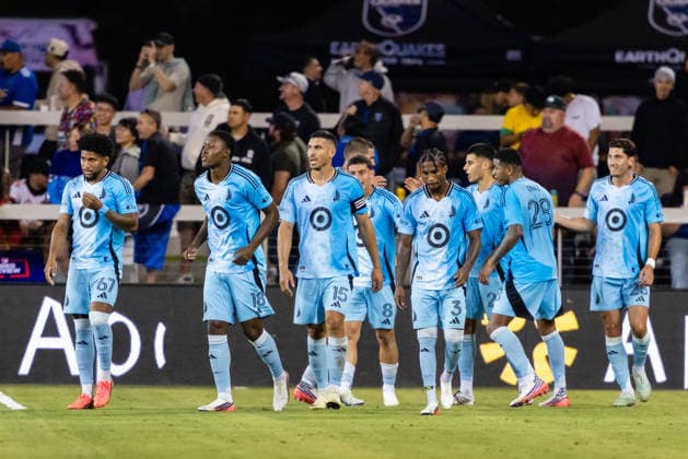 SAN JOSE, CA - AUGUST 22: Minnesota United FC walk to the center of the field after a goal in the second half of a MLS, Fussball Herren, USA match against the San Jose Earthquakes on August 22, 2026 at PayPal Park in San Jose, CA. (Photo by Matthew Huang Icon Sportswire) SOCCER: AUG 22 MLS San Jose Earthquakes vs Minnesota United FC EDITORIAL USE ONLY Icon260822027