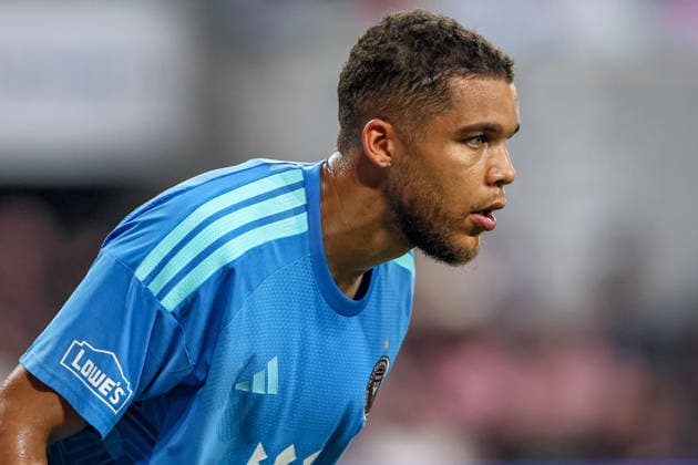 MIAMI, FL - AUGUST 22: Dayne St. Clair (97) of Inter Miami CF looks on during the MLS, Fussball Herren, USA match between Toronto FC and Inter Miami CF on August 22,2026 at NU Stadium, Miami, Fla.(Photo by Chris Arjoon Icon Sportswire) SOCCER: AUG 22 MLS Inter Miami CF vs Toronto FC EDITORIAL USE ONLY Icon2608220000025