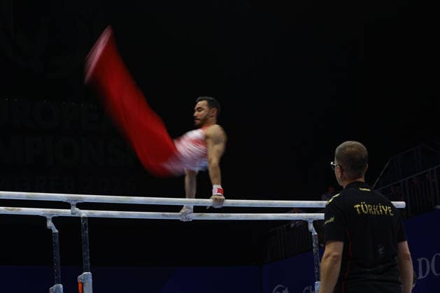 Zagreb, 22.08.2026. - 37TH EUROPEAN MEN™S ARTISTIC GYMNASTICS, Men s Artistic Gymnastics Apparatus Final Parallel bars Individual SENIORS. 675 ARICAN Ferhat (TUR) and coach YÄ±lmaz Goktekin Men s Artistic Gymnastics Apparatus Final Parallel bars Individual SENIORS  2S6A8119.JPG