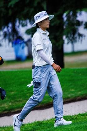 August 22, 2026, Edmonton, Alberta, Canada: Somi Lee (KOR) walks relaxed as she put up a 5 under par for a total 11 under par to stay in reach of the leader in round 3 of the LPGA, Golf Damen CPKC Canadian Women s Open..LPGA CPKC Canada WomenÃ¢â‚¬â ¢s Open leader Mayu Yamashita shot 5 under par to bringing her total to -19, tying the LPGA record after 54 holes. 16-year-old amateur Aphrodite Deng (tied for 6th place) leads all Canadians at 10 under par after shooting 63 (7 under par) in the third round (the low score for the round). Nine players are currently sitting at 10 under par or better heading into the final round. Deng is also one of 4 Canadians under 18 to make the cut, a tournament first. Edmonton Canada - ZUMAs197 20260822_aaa_s197_406 Copyright: xRonxPalmerx