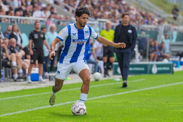 22.08.2026, xydrx, Fußball, DFB Pokal, 1. FC Saarbrücken - Hertha BSC, Saison 2026 2027, Ludwigsparkstadion: Kevin Sessa (Hertha BSC, 8) DFB regulations prohibit any use of photographs as image sequences and or quasi-video. *** August 22, 2026, xydrx, Soccer, DFB Cup, 1. FC Saarbrücken vs. Hertha BSC, 2026–2027 season, Ludwigsparkstadion, Kevin Sessa (Hertha BSC), 8. DFB regulations prohibit any use of photographs as image sequences and or quasi-video. Copyright: HMBxMedia YannisxDreimann