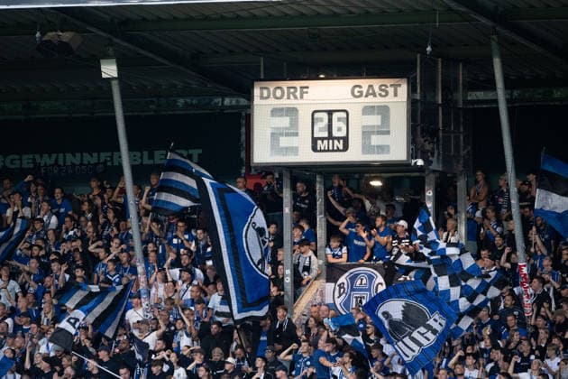der Zwischenstand nach 90 Minuten hat zumindest die Arminen Fans ueberrascht, SG Sonnenhof Grossaspach vs. Arminia Bielefeld, Fussball, GER, DFB Pokal, 1. Runde, Saison 2026 2027, 22.08.2026, Eibner-Pressefoto Andreas Ulmer SG Sonnenhof Grossaspach vs. Arminia Bielefeld, Fussball, GER, DFB Pokal, 1. Runde, Saison 2026 2027, 22.08.2026, Aspach *** The score after 90 minutes certainly surprised the Arminia fans, SG Sonnenhof Grossaspach vs. Arminia Bielefeld, soccer, GER, DFB Cup, 1st round, 2026–2027 season, August 22, 2026, Eibner Press Photo: Andreas Ulmer, SG Sonnenhof Grossaspach vs. Arminia Bielefeld, Soccer, GER, DFB Cup, Round 1, 2026–2027 Season, August 22, 2026, Aspach Copyright: xEibner-Pressefoto AndreasxUlmerx EP_AUR