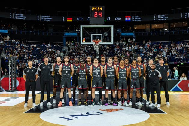 Basketball Hamburg 22.08.2026 Turkish Airlines Supercup 2026 Finale Deutschland (GER) - Kroatien (CRO) Team Deutschland Roberto Molina Romero (Deutschland, Assistenztrainer) Alex Mumbru (Deutschland, Bundestrainer) Daniel Theis (Deutschland, No.10) Kay Patrick Bruhnke (Deutschland, No.19) Isaac Bonga (Deutschland, No.00) Dennis Schröder Schroeder (Deutschland, No.17) Schröder Schroder Tristan Da Silva (Deutschland, No.05) David Krämer (Deutschland, No.44) Kraemer Kramer Oscar da Silva (Deutschland, No.01) Malte Delow (Deutschland, No.20) Louis Olinde (Deutschland, No.16) Maodo Lo (Deutschland, No.04) Kostja Mushidi (Deutschland, No.29) Nelson Weidemann (Deutschland, No.11) Johannes Thiemann (Deutschland, No.32) Alan Ibrahimagic (Deutschland, Assistenztrainer) Sebastian Trzcionka (Deutschland, Assistenztrainer) *** Basketball Hamburg, August 22, 2026 Turkish Airlines Supercup 2026 Final Germany GER Croatia CRO Team Germany Roberto Molina Romero (Germany), Assistant Coach Alex Mumbru (Germany), National Team Coach Daniel Theis (Germany), No. 10 Kay Patrick Bruhnke (Germany), No. 19 Isaac Bonga Germany, No. 00 Dennis Schröder Schroeder Germany, No. 17 Schröder Schroder Tristan Da Silva Germany, No. 05 David Krämer Germany, No. 44 Kraemer Kramer Oscar da Silva Germany, No. 01 Malte Delow Germany, No. 20 Louis Olinde Germany, No. 16 Maodo Lo Germany, No. 04 Kostja Mushidi Germany, No. 29 Nelson Weidemann Germany, No. 11 Johannes Thiemann Germany, No. 32 Alan Ibrahimagic Germany, Assistant Coach Sebastian Trzcionka Germany, Assistant Coach