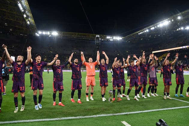 Bayerns Spieler feiern den Supercup Gewinn, mitte Torwart Manuel Neuer (Bayern Muenchen) 22.08.2026, Fussball, Saison 2026 2027, Franz-Beckenbauer-Supercup 2026, Finale, Borussia Dortmund - FC Bayern München 1:2 DFL regulations prohibit any use of photographs as image sequences and or quasi-video Dortmund Signal Iduna Park Nordrhein Westfalen Deutschland *** Bayern Munich players celebrate winning the Super Cup, with goalkeeper Manuel Neuer in the center. Bayern Munich, August 22, 2026; soccer; 2026–2027 season; Franz Beckenbauer, 2026 Super Cup, Final, Borussia Dortmund vs. FC Bayern Munich 1–2; DFL regulations prohibit any use of photographs as image sequences and or quasi-video; Dortmund, Signal Iduna Park, North Rhine-Westphalia, Germany Team2