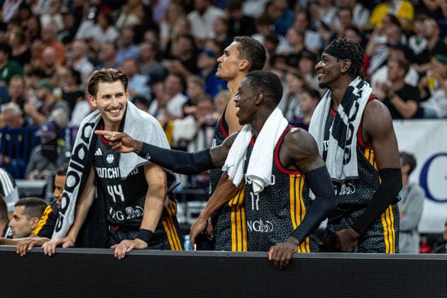 Basketball Hamburg 22.08.2026 Turkish Airlines Supercup 2026 Finale Deutschland (GER) - Kroatien (CRO) Dennis Schröder Schroeder (Deutschland, No.17) Schröder Schroder David Krämer (Deutschland, No.44) Kraemer Kramer Isaac Bonga (Deutschland, No.00) re. *** Basketball Hamburg, August 22, 2026 Turkish Airlines Supercup 2026 Final Germany (GER) vs. Croatia (CRO) Dennis Schröder (Schroeder) Germany, No. 17 Schröder (Schroder) David Krämer Germany, No. 44 Kraemer (Kramer) Isaac Bonga Germany, No. 00 re
