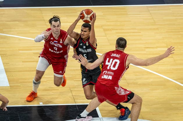 Basketball Hamburg 22.08.2026 Turkish Airlines Supercup 2026 Finale Deutschland (GER) - Kroatien (CRO) Tristan Da Silva (Deutschland, No.05) Mario Hezonja (Kroatien, No.08) Ivica Zubac (Kroatien, No.40) *** Basketball Hamburg, August 22, 2026 Turkish Airlines Supercup 2026 Final: Germany (GER) vs. Croatia (CRO) Tristan Da Silva (Germany, No. 05), Mario Hezonja (Croatia, No. 08), Ivica Zubac (Croatia, No. 40)