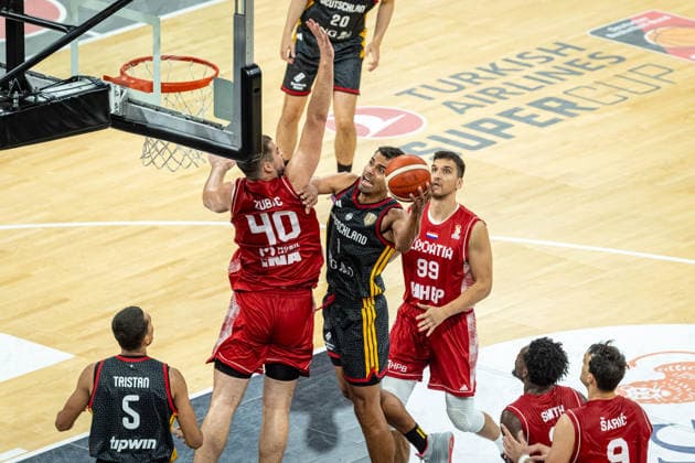 Basketball Hamburg 22.08.2026 Turkish Airlines Supercup 2026 Finale Deutschland (GER) - Kroatien (CRO) Oscar da Silva (Deutschland, No.01) Ivica Zubac (Kroatien, No.40) Toni Nakic (Kroatien, No.99) *** Basketball Hamburg, August 22, 2026 Turkish Airlines Supercup 2026 Final: Germany (GER) vs. Croatia (CRO) Oscar da Silva (Germany, No. 01), Ivica Zubac (Croatia, No. 40), Toni Nakic (Croatia, No. 99)