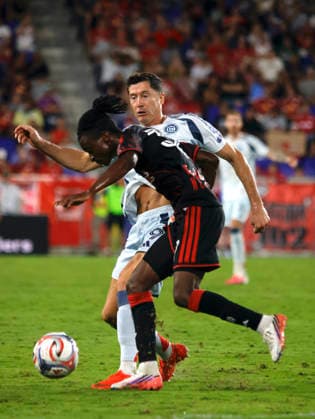 Red Bull New York V Chicago Fire FC Chicago Fire forward Robert Lewandowski, wearing No. 9, during the MLS, Fussball Herren, USA match against the New York Red Bulls at Sports Illustrated Stadium in Harrison, New Jersey, on August 22, 2026. The New York Red Bulls tied the Chicago Fire 1-1 in the MLS. New Jersey United States  Copyright: xDeccioxSerranox originalFilename:serrano-notitle260822_npVfG.jpg