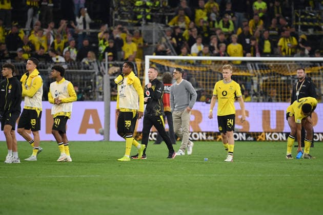 Samuele Inacio (Borussia Dortmund), Luca Reggiani (Borussia Dortmund), Mathis Albert (Borussia Dortmund), Filippo Mane (Borussia Dortmund), Daniel Svensson (Borussia Dortmund), Jobe Bellingham (Borussia Dortmund), vorne v.li., hinten Trainer Niko Kovac (Borussia Dortmund) 22.08.2026, Fussball, Saison 2026 2027, Franz-Beckenbauer-Supercup 2026, Finale, Borussia Dortmund - FC Bayern München 1:2 DFL regulations prohibit any use of photographs as image sequences and or quasi-video Dortmund Signal Iduna Park Nordrhein Westfalen Deutschland *** Samuele Inacio, Borussia Dortmund; Luca Reggiani, Borussia Dortmund; Mathis Albert, Borussia Dortmund; Filippo Mane, Borussia Dortmund; Daniel Svensson, Borussia Dortmund; Jobe Bellingham, Borussia Dortmund; front row, from left; back row: Coach Niko Kovac, Borussia Dortmund, August 22, 2026, Soccer, 2026–2027 season, Franz Beckenbauer Super Cup 2026, Final, Borussia Dortmund vs. FC Bayern Munich 1–2. DFL regulations prohibit any use of photographs as image sequences and or quasi-video. Dortmund, Signal Iduna Park, North Rhine-Westphalia, Germany Team2