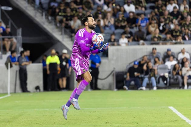August 22, 2026, Los Angeles, California, USA: Los Angeles FC goalkeeper Hugo Lloris (1) in actions against Portland Timbers during an MLS, Fussball Herren, USA soccer game on Saturday, Aug. 22, 2026 in Los Angeles. Los Angeles USA - ZUMAc68_ 20260822_zaf_c68_194 Copyright: xRingoxChiux
