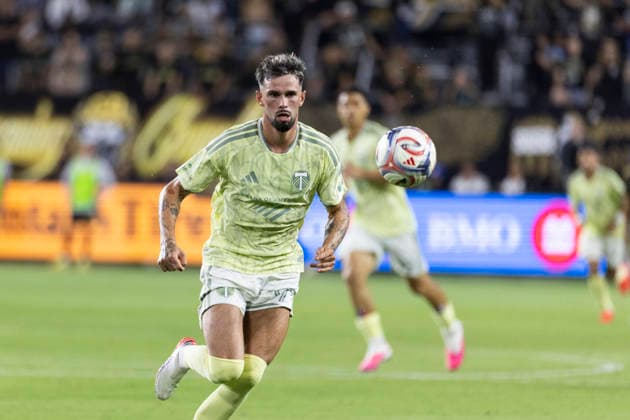 August 22, 2026, Los Angeles, California, USA: Portland Timbers forward Kristoffer Velde (99) in actions against the Los Angeles FC during an MLS, Fussball Herren, USA soccer game on Saturday, Aug. 22, 2026 in Los Angeles. Los Angeles USA - ZUMAc68_ 20260822_zaf_c68_188 Copyright: xRingoxChiux