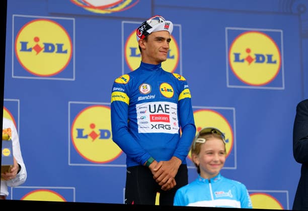 Isaac del Toro behält das blaue Trikot des Führenden der Deutschland Tour. *** Isaac del Toro retains the blue jersey as the leader of the Deutschland Tour