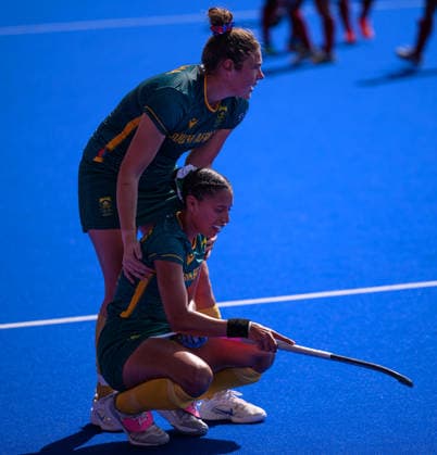 Day Nine Stephanie Botha of South Africa hugs team-mate Paris-Gail Isaacs after victory over Chile in the Pool G classification match in the 2026 FIH Hockey World Cup at Wagener Stadium, Amstelveen 23 08 2026 UK Newspapers OUT Copyright: xGraemexWilcocksonx FIL-23821-0002