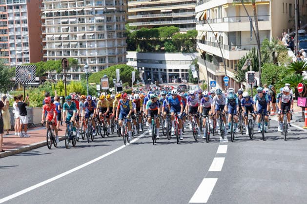 The pack starts the second stage of La Vuelta cycling race in Monaco, 23 August 2026. The second stage covers 204 km between Monaco and French town of Manosque. Second stage of La Vuelta cycling race !ACHTUNG: NUR REDAKTIONELLE NUTZUNG!  Copyright: xJavierxLizonx GRAF3546 20260823-55021207271_1