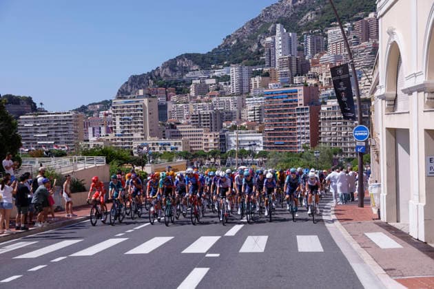 The pack starts the second stage of La Vuelta cycling race in Monaco, 23 August 2026. The second stage covers 204 km between Monaco and French town of Manosque. Second stage of La Vuelta cycling race !ACHTUNG: NUR REDAKTIONELLE NUTZUNG!  Copyright: xJavierxLizonx GRAF3547 20260823-55021207273_1