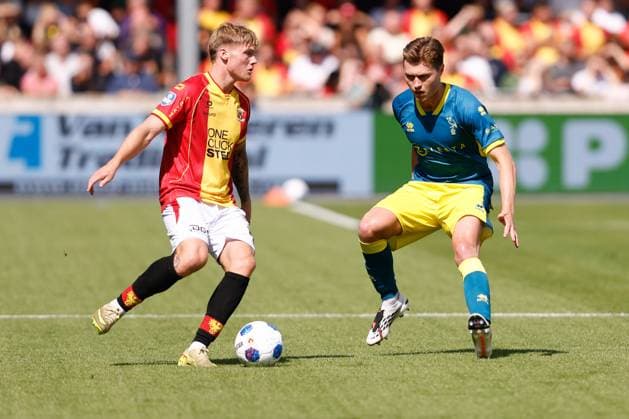 DEVENTER , 23-08-2026 , Stadium De Adelaarshorst , season 2026 2027 , Dutch Eredivisie football . match between Go Ahead Eagles and ADO Den Haag, Picture shows Go Ahead Eagles player Erik Flataker, ADO Den Haag player Milan Hokke Go Ahead Eagles - ADO  x205969192x Copyright:
