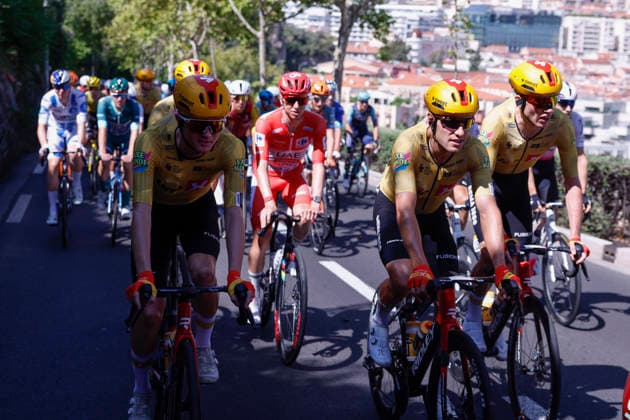 The pack competes in the second stage of La Vuelta a Espana cycling tour, in Monaco, 23 August 2026. The second stage covers 214.3 km between Monaco and French town of Manosque. Second stage of La Vuelta cycling tour !ACHTUNG: NUR REDAKTIONELLE NUTZUNG!  Copyright: xJavierxLizonx GRAF3559 20260823-55021207422_1