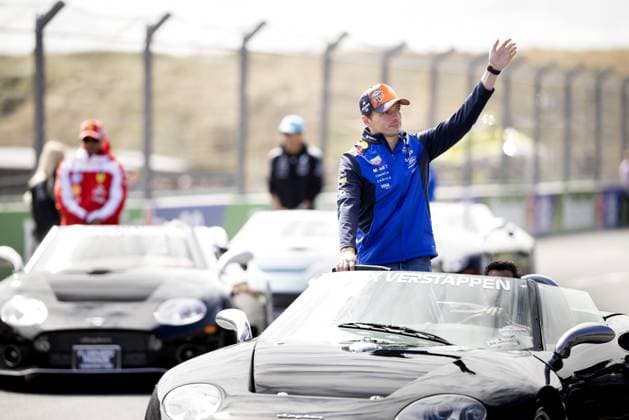 ZANDVOORT - Max Verstappen (Red Bull Racing) during the drivers parade ahead of the F1 Dutch Grand Prix at the Circuit Zandvoort. SANDER KONING ANP xVIxANPxSportx xxANPxIVx 566094309 originalFilename: 566094309.jpg