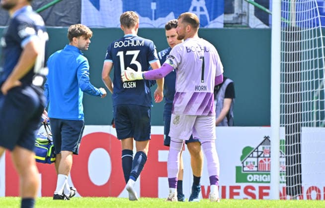 23.08.2026 - Fussball - Saison 2026 2027 - DFB Pokal Vereinspokal - 01. Runde: SpVgg Greuther Fürth ( Kleeblatt ) - VfL Bochum - Sportfoto Zink MeZi - xmexzix - regulations prohibit any use of photographs as image sequences and or quasi-video - Oliver Olsen (13, VfL Bochum ) verletzt Verletzung *** August 23, 2026 Soccer Season 2026–2027 DFB Cup Club Cup First Round SpVgg Greuther Fürth Kleeblatt vs. VfL Bochum Sports photo by Zink MeZi xmexzix; regulations prohibit any use of photographs as image sequences and or quasi-video Oliver Olsen 13, VfL Bochum injured