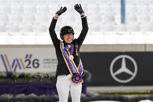 Heidemarie DRESING (GER) auf Poesie 143, gewinnt Bronze in der Para Dressur Kuer Grade II, Lachen, Freude, Jubel, Medaille, Einzelbild, Siegerehrung P3-II Kuer, FEI Para Dressage World Championship, WM, Weltmeisterschaft - Grade II - Para Grand Prix Freestyle Individual Final - Allianz-Preis, am 23.08.2026, FEI Reit Weltmeisterschaft Aachen 2026 vom 11. - 23.08.2026 in Aachen Deutschland; Â *** Heidemarie DRESING (GER) on Poesie 143 wins bronze in the Para Dressage Freestyle Grade II; laughter, joy, jubilation, medal, single frame, award ceremony for P3 II Freestyle, FEI Para Dressage World Championship Grade II Para Grand Prix Freestyle Individual Final Allianz Prize, on August 23, 2026, FEI World Equestrian Games Aachen 2026 from August 11–23, 2026, in Aachen, Germany Â