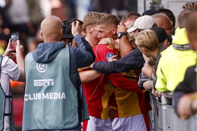 DEVENTER , 23-08-2026 , Stadium De Adelaarshorst , season 2026 2027 , Dutch Eredivisie football . match between Go Ahead Eagles and ADO Den Haag, Picture shows goal celebration GA Eagles player Victor Edvardsen 2-0 Go Ahead Eagles - ADO  x205971524x Copyright: