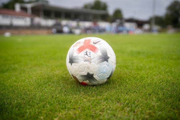 2. Frauen-Bundesliga: FC Viktoria Berlin vs. SG 99 Andernach; Berlin, 23.08.2026 Fußball, 2. Frauen Bundesliga: Spielball 2. Frauen Bundesliga, am Spieltag 3 zwischen dem FC Viktoria Berlin und SG 99 Andernach am 23. August 2026 im Stadion Lichterfelde, Berlin (Deutschland) DFL REGULATIONS PROHIBIT ANY USE OF PHOTOGRAPHS AS IMAGE SEQUENCES AND OR QUASI-VIDEO. *** Women s Bundesliga 2: FC Viktoria Berlin vs. SG 99 Andernach Berlin, August 23, 2026 Soccer, 2nd Women’s Bundesliga Matchday 2 of the 2nd Women’s Bundesliga, on Matchday 3 between FC Viktoria Berlin and SG 99 Andernach on August 23, 2026, at Lichterfelde Stadium, Berlin, Germany. DFL regulations prohibit any use of photographs as image sequences and or quasi-video. Copyright: xBEAUTIFULxSPORTS Kuehnx