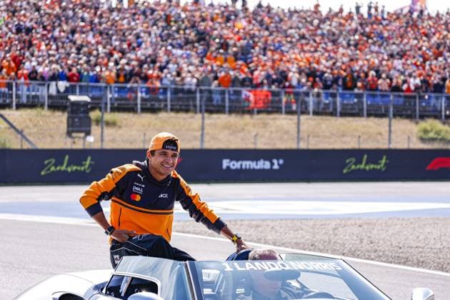 ZANDVOORT - Lando Norris of Great Britain, driver for McLaren Formula 1 Team, during the drivers parade for the Formula 1 Heineken Dutch Grand Prix at Circuit Zandvoort on August 23, 2026, in Zandvoort, the Netherlands. MARCEL TER BALS ANP xVIxANPxSportx xMarcelxterxBalsxIVx 566096523 originalFilename: 566096523.jpg