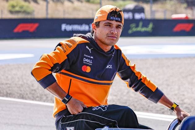 ZANDVOORT - Lando Norris of Great Britain, driver for McLaren Formula 1 Team, during the drivers parade for the Formula 1 Heineken Dutch Grand Prix at Circuit Zandvoort on August 23, 2026, in Zandvoort, the Netherlands. MARCEL TER BALS ANP xVIxANPxSportx xMarcelxterxBalsxIVx 566096531 originalFilename: 566096531.jpg