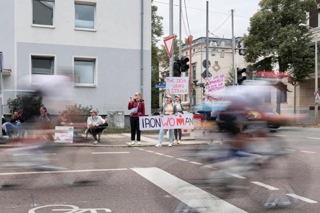 IRONMAN 70.3 Leipzig 2026: Radsegment, Marschnerstraße Athletinnen und Athleten beim IRONMAN 70.3 Leipzig am 23. August 2026 während beim Radfahren. Der Wettkampf über die Halbdistanz umfasst 1,9 Kilometer Schwimmen, 90 Kilometer Radfahren und 21,1 Kilometer Laufen und ist Teil der internationalen IRONMAN-70.3-Serie. *** IRONMAN 70.3 Leipzig 2026 Cycling Segment, Marschnerstraße Athletes competing in the IRONMAN 70.3 Leipzig on August 23, 2026, during the cycling leg. The half-distance race consists of a 1.9-kilometer swim, a 90-kilometer bike ride, and a 21.1-kilometer run, and is part of the international IRONMAN 70.3 series