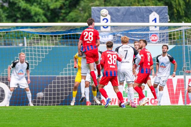 Adam Kölle (1. FC Heidenheim, 28), Deutschland: Fussball, DFB Pokal, Saison 2026 27, 1. Runde, 23.08.2026, SSV Jeddeloh II vs 1. FC Heidenheim, Marschweg-Stadion (Oldenburg, Niedersachsen) *** Adam Kölle, 1 FC Heidenheim, 28, German soccer, DFB Cup, 2026–27 season, 1st round, August 23, 2026, SSV Jeddeloh II vs. 1 FC Heidenheim, Marschweg Stadium, Oldenburg, Lower Saxony Copyright: xLeonxFrickx