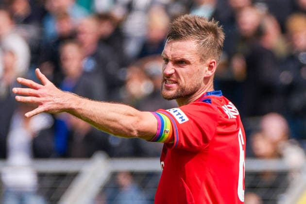 Patrick Mainka (1. FC Heidenheim, 6) mit lautstarken Anweisungen für seine Mannschaft, frustriert, verärgert, wütend, Deutschland: Fussball, DFB Pokal, Saison 2026 27, 1. Runde, 23.08.2026, SSV Jeddeloh II vs 1. FC Heidenheim, Marschweg-Stadion (Oldenburg, Niedersachsen) *** Patrick Mainka, 1 FC Heidenheim, No. 6, shouting instructions to his team; frustrated, annoyed, angry; German soccer; DFB Cup; 2026–27 season; 1st round; August 23, 2026; SSV Jeddeloh II vs. 1 FC Heidenheim, Marschweg Stadium, Oldenburg, Lower Saxony Copyright: xLeonxFrickx