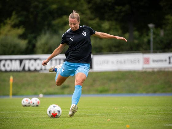 2. Frauen-Bundesliga: FC Viktoria Berlin vs. SG 99 Andernach; Berlin, 23.08.2026 Fußball, 2. Frauen Bundesliga: Christin MEYER (Viktoria Berlin 9) während des Aufwärmens am Spieltag 3 zwischen dem FC Viktoria Berlin und SG 99 Andernach am 23. August 2026 im Stadion Lichterfelde, Berlin (Deutschland) DFL REGULATIONS PROHIBIT ANY USE OF PHOTOGRAPHS AS IMAGE SEQUENCES AND OR QUASI-VIDEO. *** Women s Bundesliga 2: FC Viktoria Berlin vs. SG 99 Andernach Berlin, August 23, 2026 Soccer, Women s Bundesliga 2 Christin MEYER Viktoria Berlin 9 during warm-ups on Matchday 3 between FC Viktoria Berlin and SG 99 Andernach on August 23, 2026, at Lichterfelde Stadium, Berlin, Germany. DFL regulations prohibit any use of photographs as image sequences and or quasi-video. Copyright: xBEAUTIFULxSPORTS Kuehnx