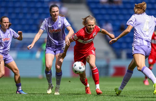 GER, Sinsheim, TSG Hoffenheim vs VfB Stuttgart, Google Pixel Frauen Bundesliga, Fussball, DFB, Spielzeit 2026 2027, 1. Spieltag im Bild v.l.: Chiara Hahn (TSG Hoffenheim Frauen 23), Maximiliane Rall (VfB Stuttgart Frauen 8) DFB DFL REGULATIONS PROHIBIT ANY USE OF PHOTOGRAPHS AS IMAGE SEQUENCES AND OR QUASI-VIDEO, 23.08.2026 *** GER, Sinsheim, TSG Hoffenheim vs. VfB Stuttgart, Google Pixel Women’s Bundesliga, Soccer, DFB, 2026–2027 Season, Matchday 1 in pictures: from left, Chiara Hahn (TSG Hoffenheim Women’s Team ’23), Maximiliane Rall, VfB Stuttgart Women’s Team No. 8. DFB and DFL regulations prohibit any use of photographs as image sequences and or quasi-video. August 23, 2026 Copyright: HMBxMedia HendrikxHamelau