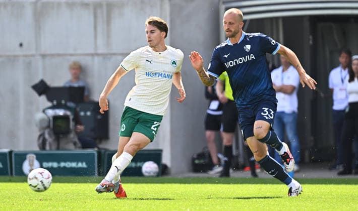 23.08.2026 - Fussball - Saison 2026 2027 - DFB Pokal Vereinspokal - 01. Runde: SpVgg Greuther Fürth ( Kleeblatt ) - VfL Bochum - Sportfoto Zink - xwoxzix - regulations prohibit any use of photographs as image sequences and or quasi-video - Gian Luca Gian-Luca Itter (27, SpVgg Greuther Fürth ) Philipp Hofmann (33, VfL Bochum ) *** August 23, 2026 Soccer Season 2026–2027 DFB Cup Club Cup First Round SpVgg Greuther Fürth Kleeblatt vs. VfL Bochum Sports photo by Zink xwoxzix; regulations prohibit any use of photographs as image sequences and or quasi-video Gian Luca Gian Luca Itter, 27, SpVgg Greuther Fürth; Philipp Hofmann, 33, VfL Bochum