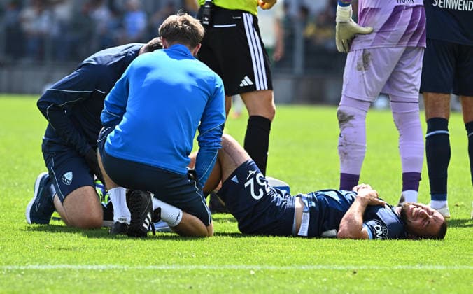 23.08.2026 - Fussball - Saison 2026 2027 - DFB Pokal Vereinspokal - 01. Runde: SpVgg Greuther Fürth ( Kleeblatt ) - VfL Bochum - Sportfoto Zink - xwoxzix - regulations prohibit any use of photographs as image sequences and or quasi-video - Maximilian Wittek (32, VfL Bochum ) angeschlagen am Boden *** August 23, 2026 Soccer Season 2026–2027 DFB Cup Club Cup First Round SpVgg Greuther Fürth Kleeblatt vs. VfL Bochum Sports photo by Zink xwoxzix; regulations prohibit any use of photographs as image sequences and or quasi-video. Maximilian Wittek, 32, VfL Bochum, injured on the ground