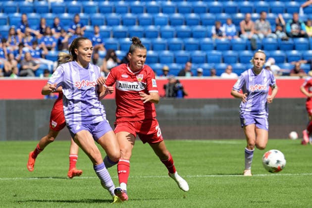 Lisann Kaut (TSG 1899 Hoffenheim Frauen, 04) am mit Ball im Zweikampf mit Nicole Billa (VfB Stuttgart 1893 Frauen, 26) GER, TSG 1899 Hoffenheim vs. VFB Stuttgart , Google Pixel Frauen-Bundesliga, 1.Spieltag, Saison 2026 2027, 23.08.2026 DFB DFL regulations prohibit any use of photographs as image sequences and or quasi-video GER, TSG 1899 Hoffenheim vs. VFB Stuttgart , Google Pixel Frauen-Bundesliga, 1.Spieltag, Saison 2026 2027, 23.08.2026 Sinsheim *** Lisann Kaut, TSG 1899 Hoffenheim Women, 04, with the ball in a tackle against Nicole Billa, VfB Stuttgart 1893 Women, 26, GER, TSG 1899 Hoffenheim vs. VfB Stuttgart, Google Pixel Women s Bundesliga, Matchday 1, 2026–2027 season, August 23, 2026. DFB and DFL regulations prohibit any use of photographs as image sequences and or quasi-video. GER, TSG 1899 Hoffenheim vs. VfB Stuttgart, Google Pixel Women’s Bundesliga, Matchday 1, 2026–2027 season, August 23, 2026, Sinsheim Copyright: xEibner-Pressefotox EP_TBR