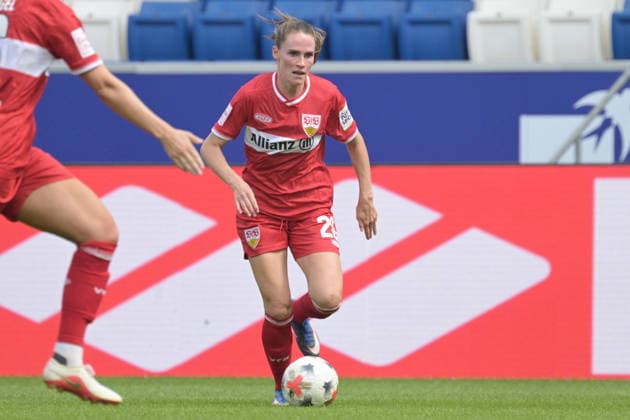 Reena Wichmann (VfB Stuttgart 1893 Frauen, 28) am mit Ball GER, TSG 1899 Hoffenheim vs. VFB Stuttgart , Google Pixel Frauen-Bundesliga, 1.Spieltag, Saison 2026 2027, 23.08.2026 DFB DFL regulations prohibit any use of photographs as image sequences and or quasi-video GER, TSG 1899 Hoffenheim vs. VFB Stuttgart , Google Pixel Frauen-Bundesliga, 1.Spieltag, Saison 2026 2027, 23.08.2026 Sinsheim *** Reena Wichmann, VfB Stuttgart 1893 Women’s Team, age 28, with the ball (GER), TSG 1899 Hoffenheim vs. VfB Stuttgart, Google Pixel Women’s Bundesliga, Matchday 1, 2026–2027 Season, August 23, 2026 DFB and DFL regulations prohibit any use of photographs as image sequences and or quasi-video GER, TSG 1899 Hoffenheim vs. VfB Stuttgart, Google Pixel Women’s Bundesliga, Matchday 1, 2026–2027 season, August 23, 2026, Sinsheim Copyright: xEibner-Pressefotox EP_TBR